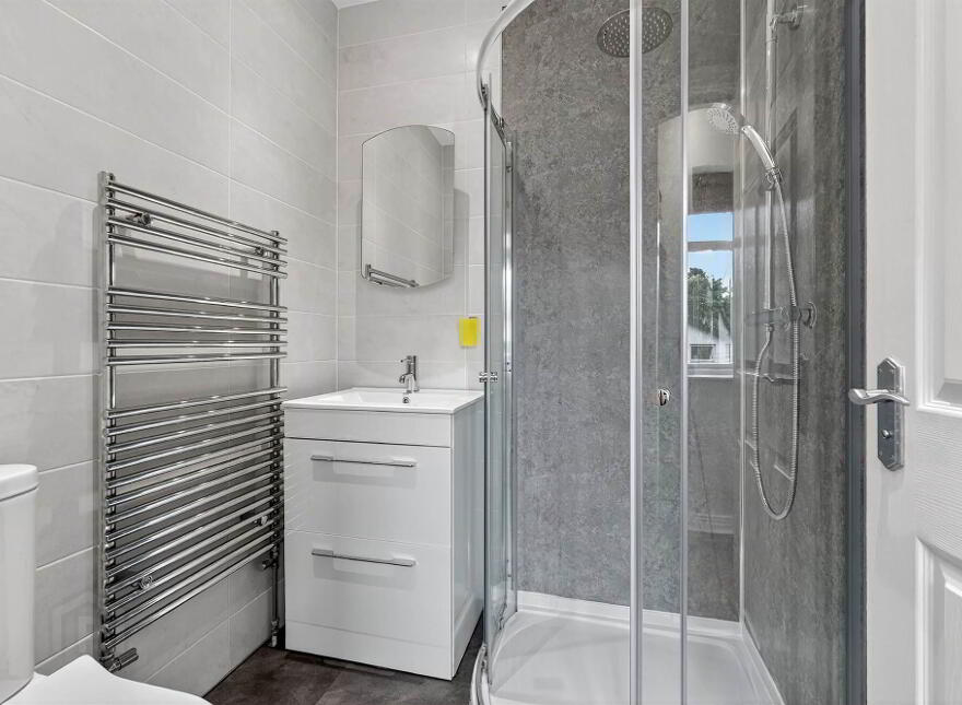 Apt 10, Sandown Court, Ballyhackamore, Belfast, BT5 6GU