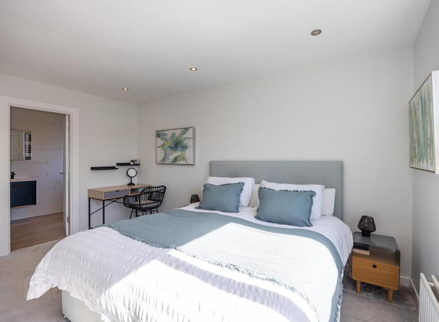 24 Piney Lane, Belfast, BT9 5QS