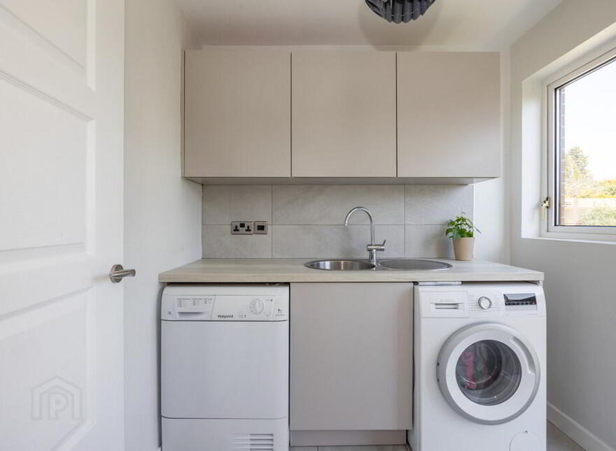 24 Piney Lane, Belfast, BT9 5QS