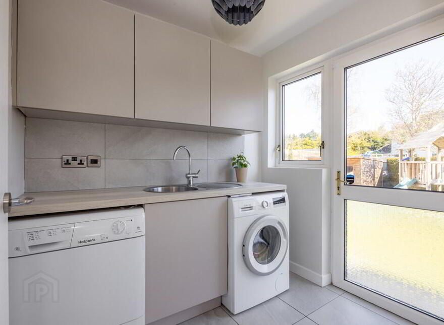 24 Piney Lane, Belfast, BT9 5QS