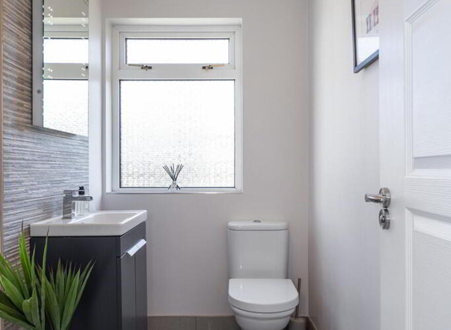 24 Piney Lane, Belfast, BT9 5QS