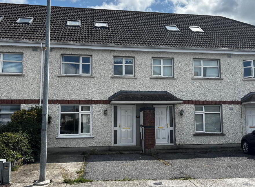 38 Robertshill, Circular Road, R95