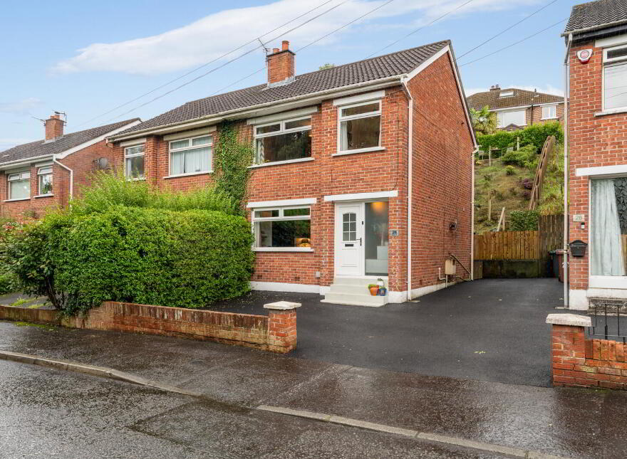 26 Castlemore Park, Belfast, BT6 9RP photo