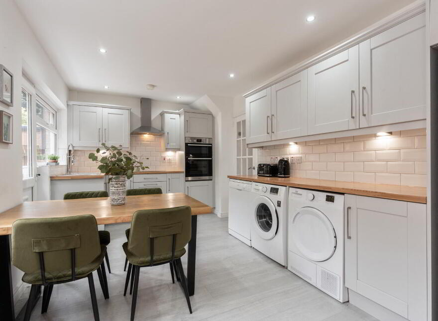 26 Castlemore Park, Belfast, BT6 9RP