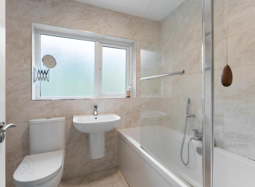 26 Castlemore Park, Belfast, BT6 9RP