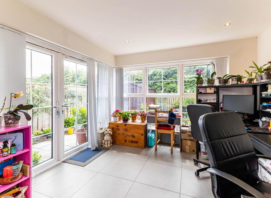15 Meadow Green, Lisburn, BT28 3PB