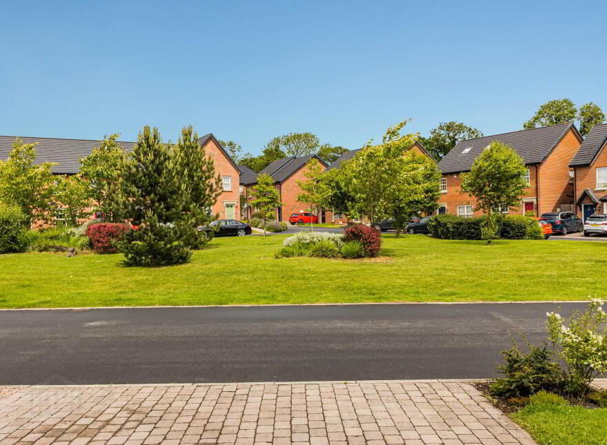 15 Meadow Green, Lisburn, BT28 3PB