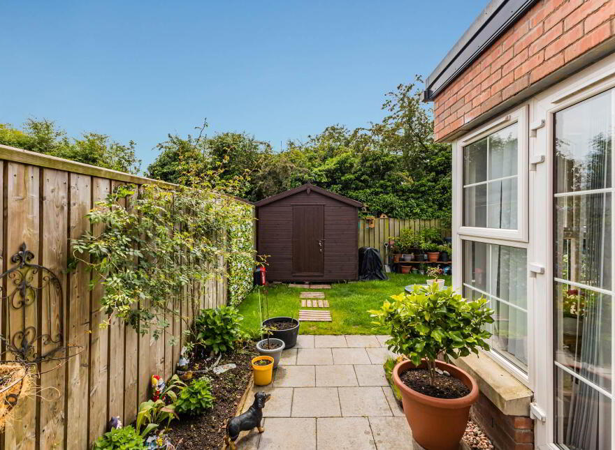 15 Meadow Green, Lisburn, BT28 3PB