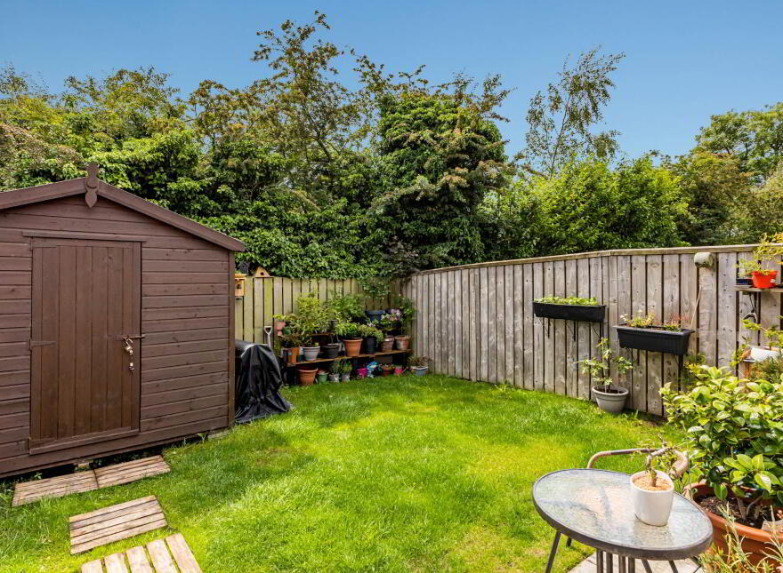 15 Meadow Green, Lisburn, BT28 3PB