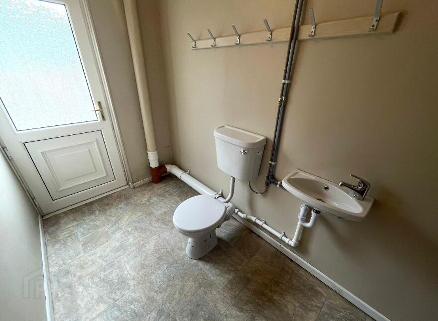27 Ballynahone Avenue, Armagh, BT60 1EE