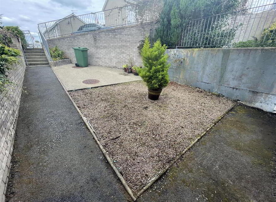27 Ballynahone Avenue, Armagh, BT60 1EE