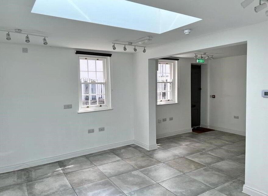 17b High Street, Donaghadee, BT21 0AA photo