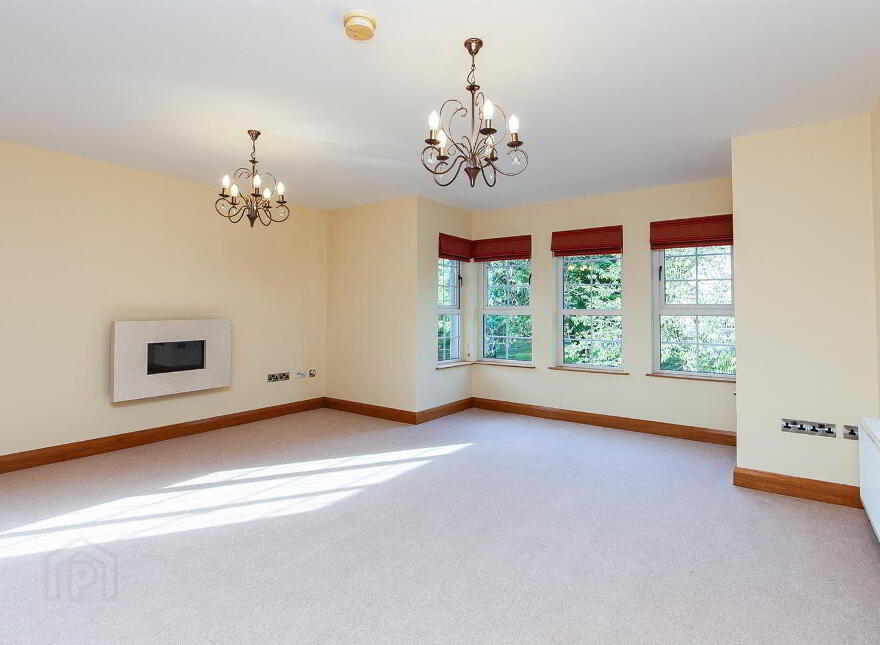 6 Ardnavalley Avenue, Comber, Newtownards, BT23 5WW