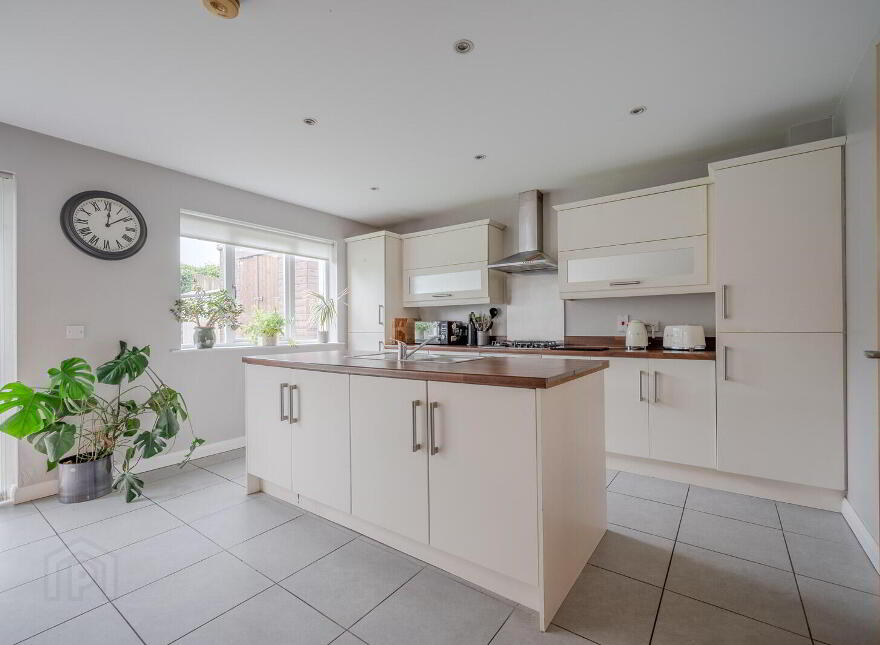17 Shaftesbury Park, Bangor, BT20 3GE