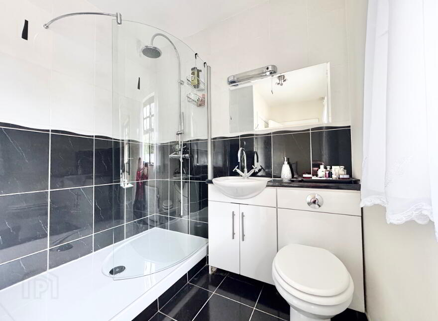 31 Dunmullan Road, Omagh, BT79 7TD
