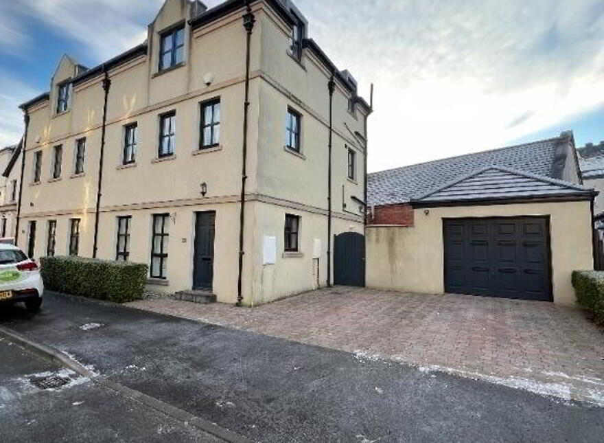 9 Thompson Manor, Lisburn, BT28 3GA