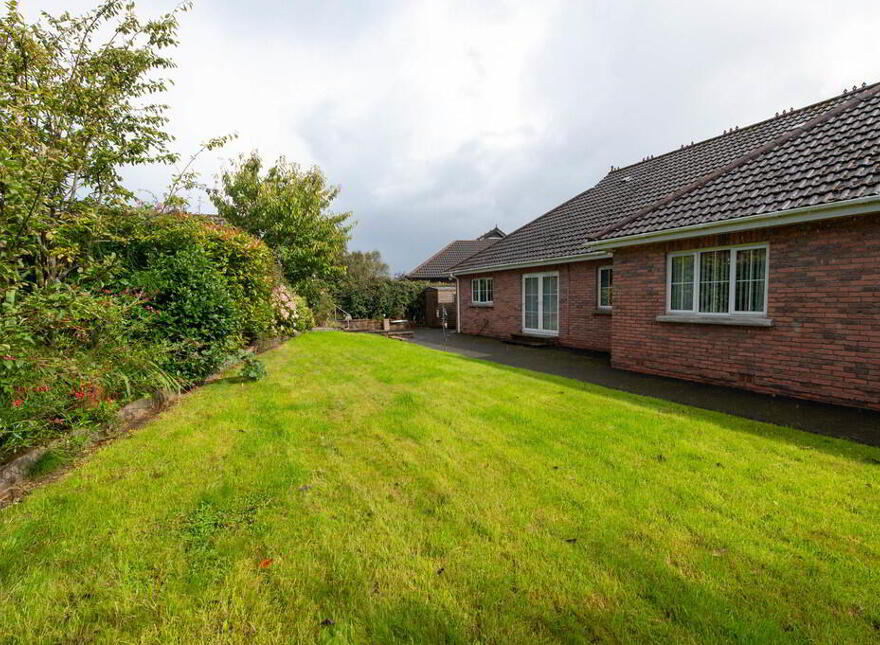 51 Lynda Farm, Jordanstown, Newtownabbey, BT37 0AX