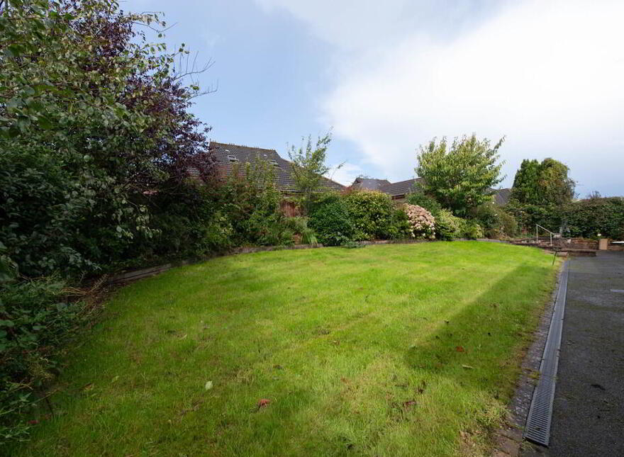 51 Lynda Farm, Jordanstown, Newtownabbey, BT37 0AX