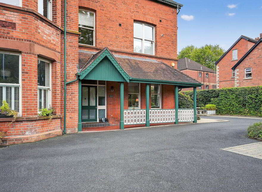 A Apt Seaver House, 138 Malone Road, Belfast, BT9 5LH