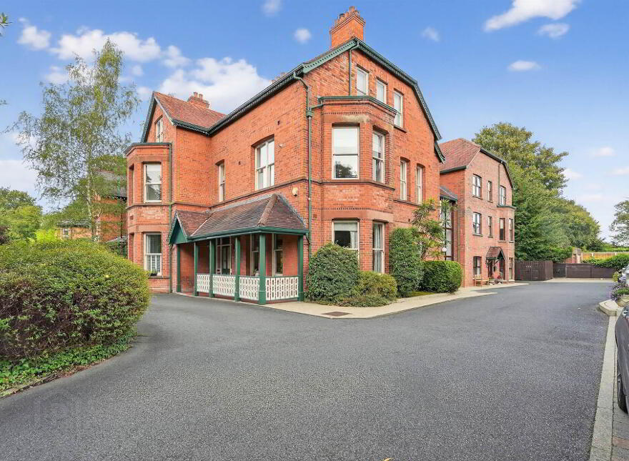 A Apt Seaver House, 138 Malone Road, Belfast, BT9 5LH