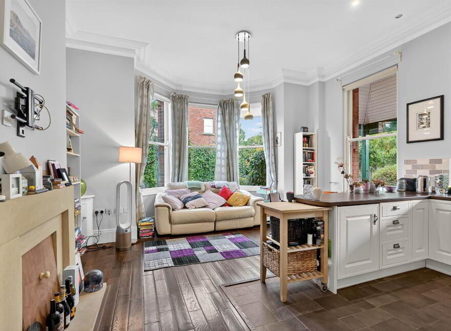 A Apt Seaver House, 138 Malone Road, Belfast, BT9 5LH