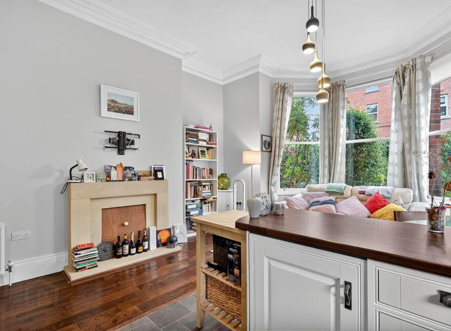 A Apt Seaver House, 138 Malone Road, Belfast, BT9 5LH