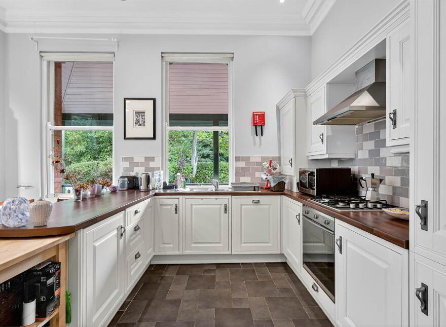 A Apt Seaver House, 138 Malone Road, Belfast, BT9 5LH