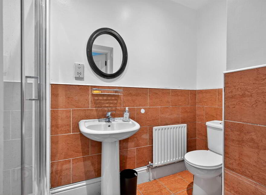 A Apt Seaver House, 138 Malone Road, Belfast, BT9 5LH
