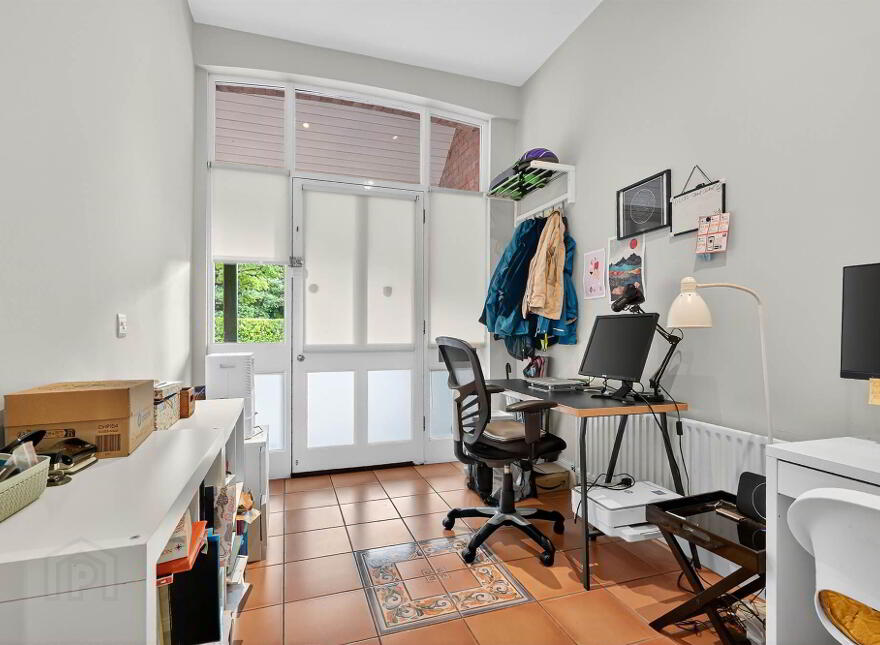 A Apt Seaver House, 138 Malone Road, Belfast, BT9 5LH