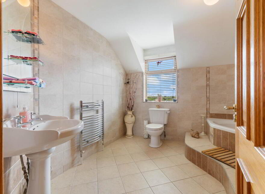 Rathmalikeen, Hollymount, F12CX92