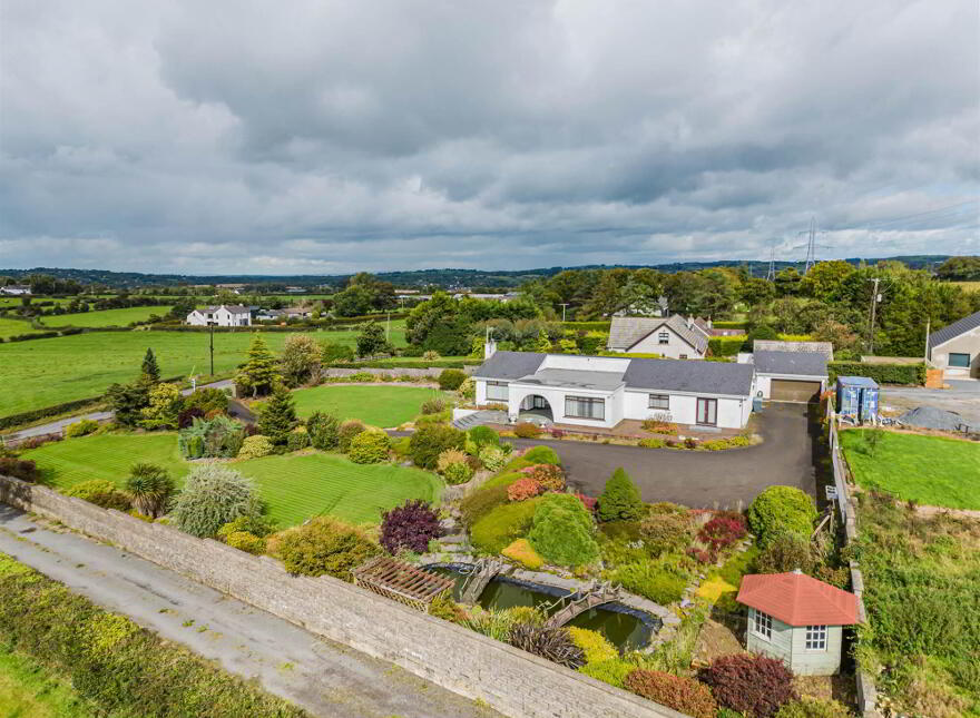 6 Whinney Hill, Lisburn, BT28 3UZ