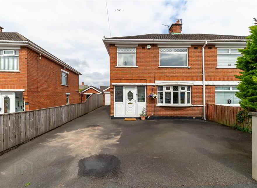 10 The Vines, Finaghy, Belfast, BT10 0GP