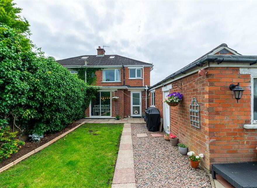10 The Vines, Finaghy, Belfast, BT10 0GP