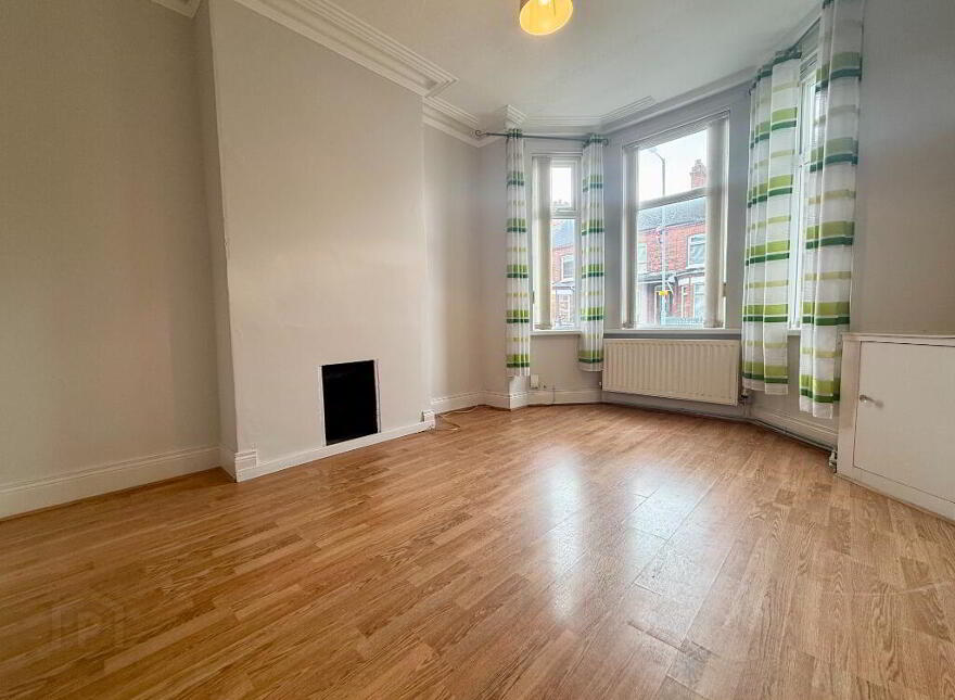 200 Ravenhill Avenue, Belfast, BT6 8LL