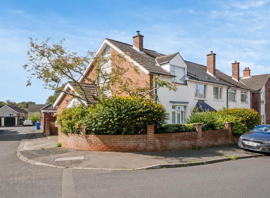 8 Castlerobin Road, Belvoir Park, Belfast, BT8 7DW