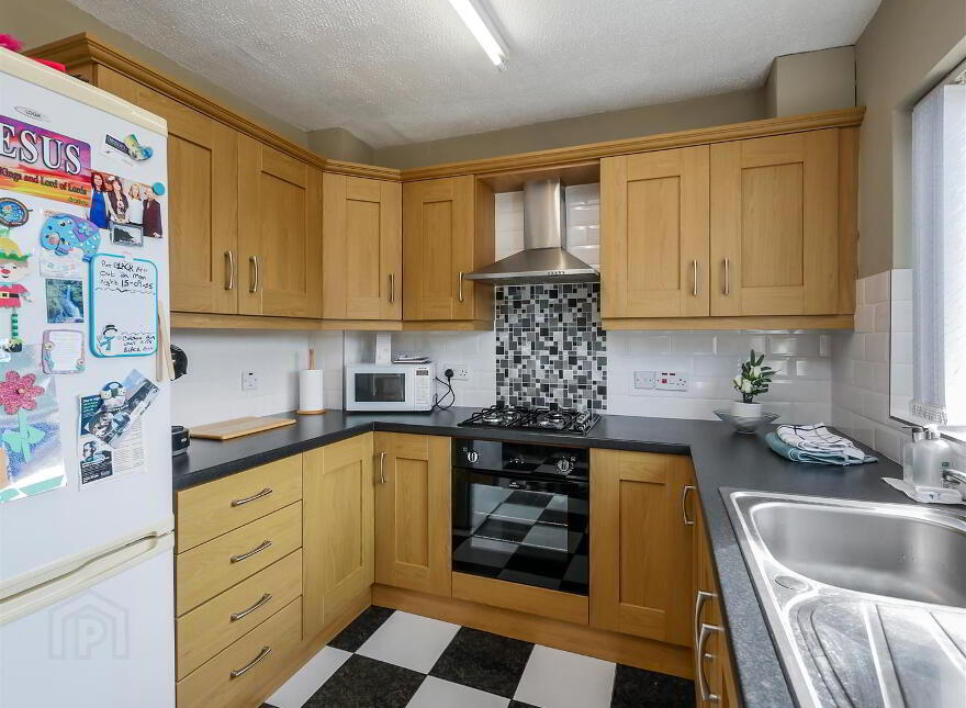 8 Castlerobin Road, Belvoir Park, Belfast, BT8 7DW