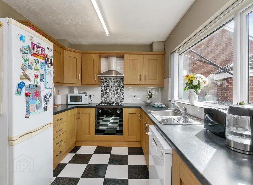8 Castlerobin Road, Belvoir Park, Belfast, BT8 7DW