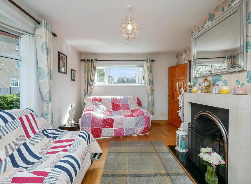 8 Castlerobin Road, Belvoir Park, Belfast, BT8 7DW