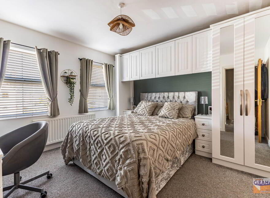 14 Mornington Place, Lisburn, BT28 2WR