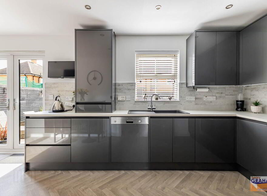 14 Mornington Place, Lisburn, BT28 2WR
