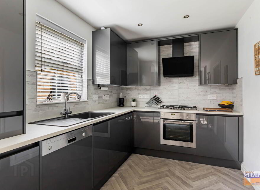 14 Mornington Place, Lisburn, BT28 2WR