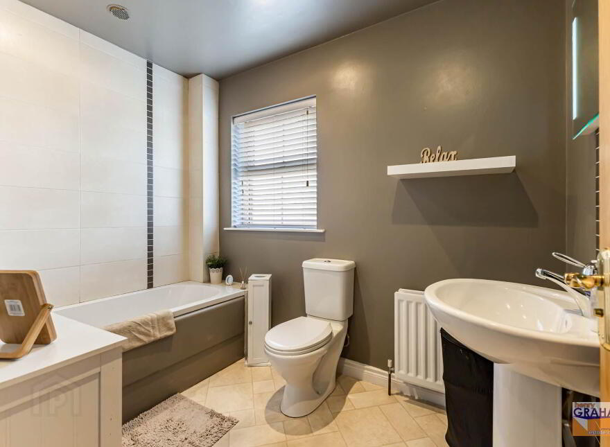 14 Mornington Place, Lisburn, BT28 2WR