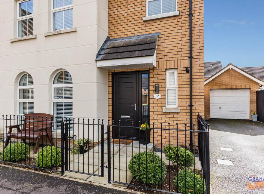 14 Mornington Place, Lisburn, BT28 2WR