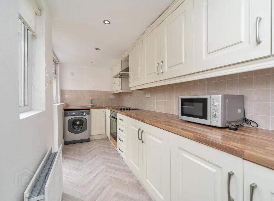 76 Ashley Avenue, Belfast, BT9 7BU
