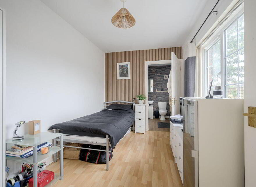 36 Connsbrook Avenue, Belfast, BT4 1JT