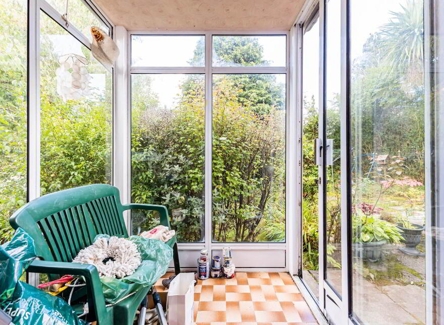 8 Thorndale Road South, Carryduff, Belfast, BT8 8HN