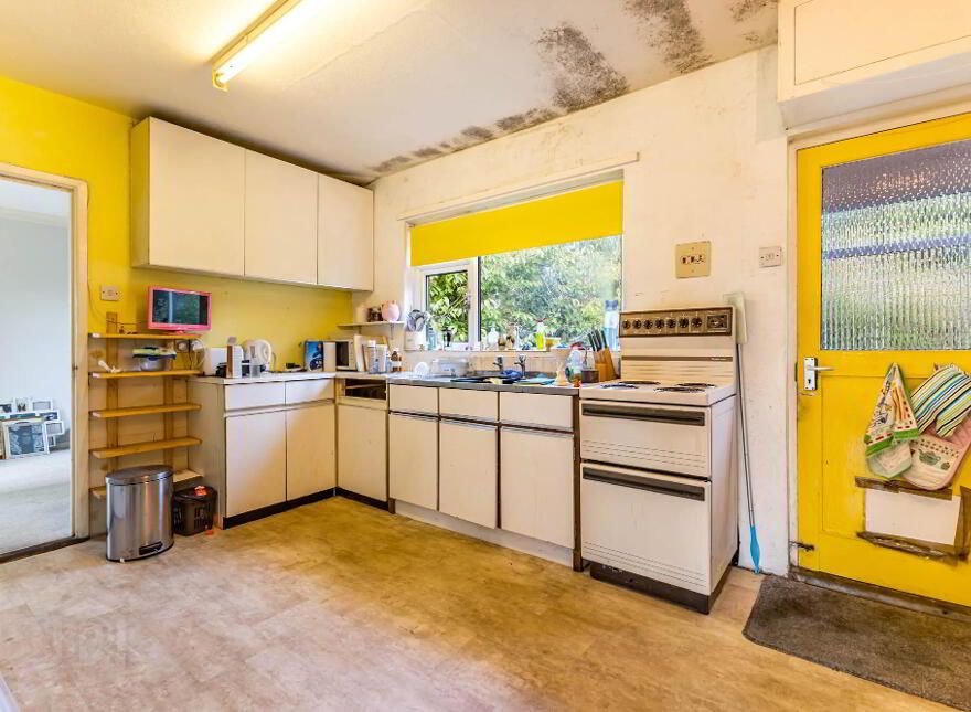 8 Thorndale Road South, Carryduff, Belfast, BT8 8HN