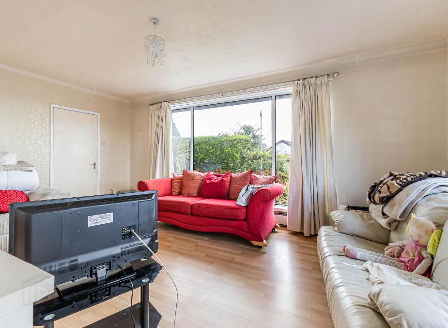 8 Thorndale Road South, Carryduff, Belfast, BT8 8HN
