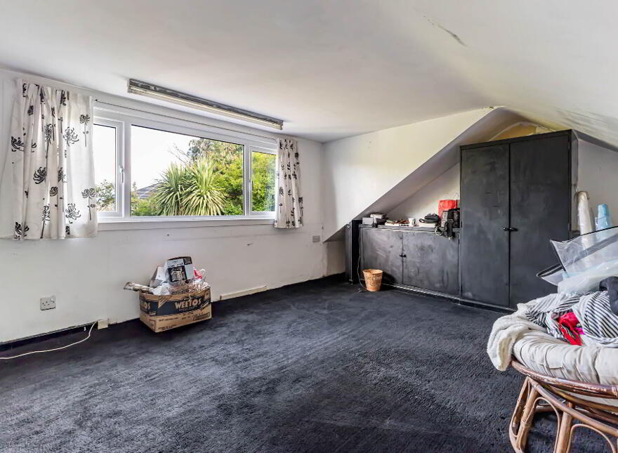 8 Thorndale Road South, Carryduff, Belfast, BT8 8HN