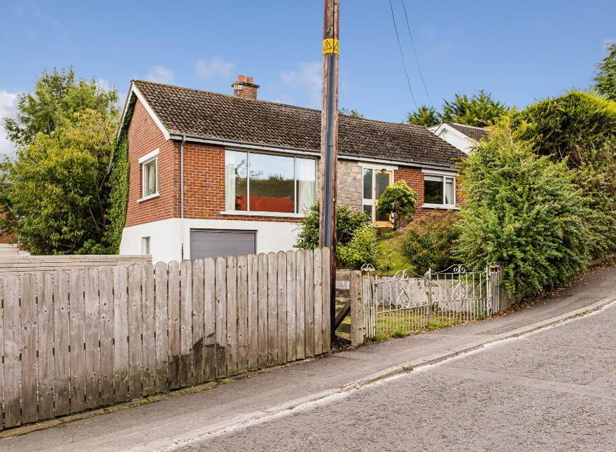 8 Thorndale Road South, Carryduff, Belfast, BT8 8HN